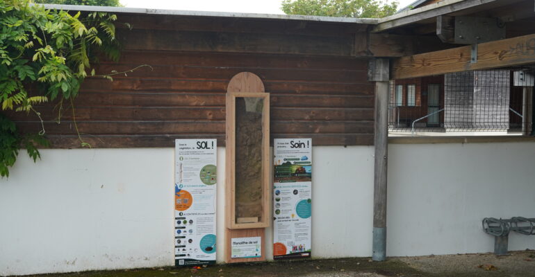Monolithe de sol _ Louvigny (14)